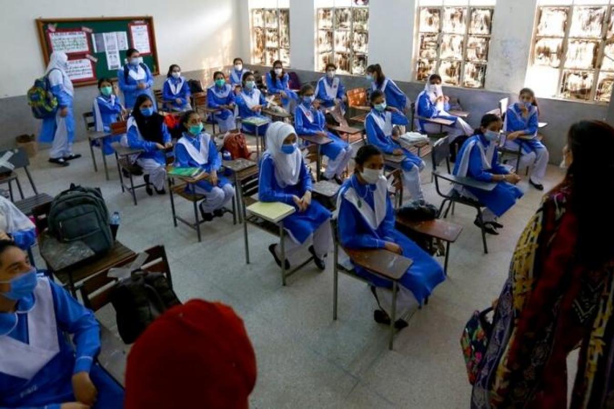 Pakistan: Government attempts to 'Islamization' mainstream curriculum